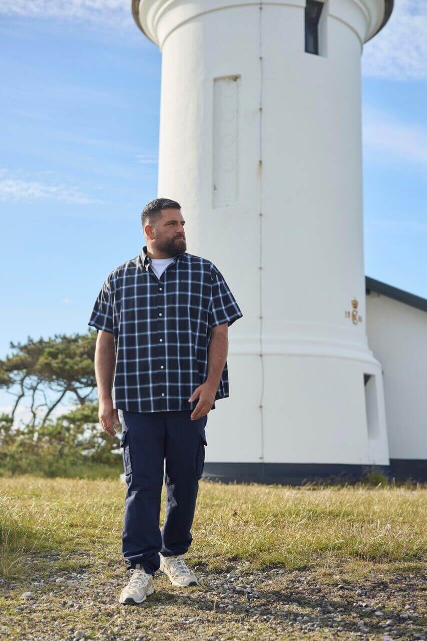 Luźna i wygodna stylizacja męska wiosna lato 2026